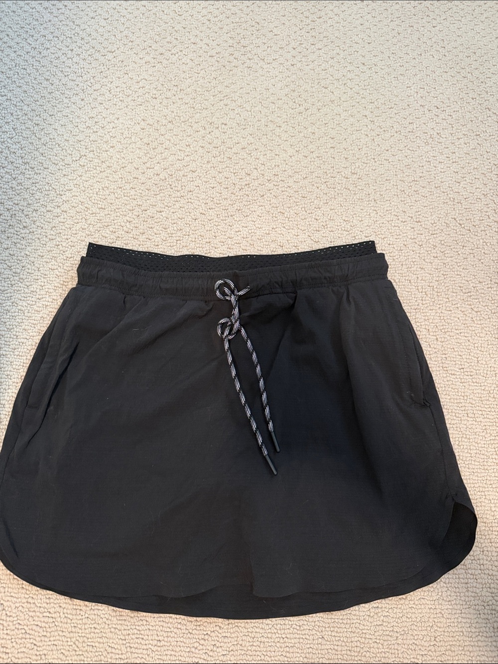 Athleta Black Crest Skort – Everyday Active Essential